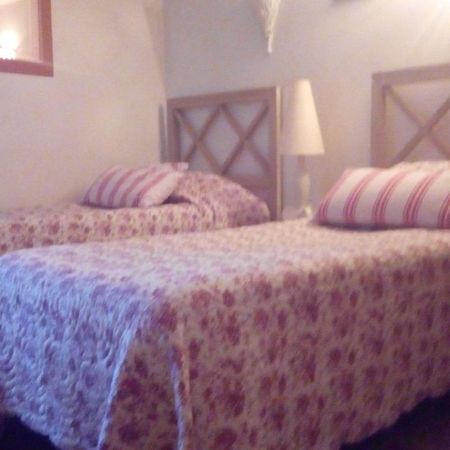 Auberge Fleurie Montsalvy Kültér fotó